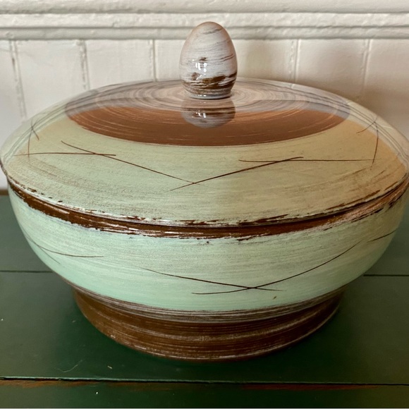 SANTA ANITA WARE LG. COVERED Bowl/ Casserole 9” MCM 1950s - Picture 5 of 8